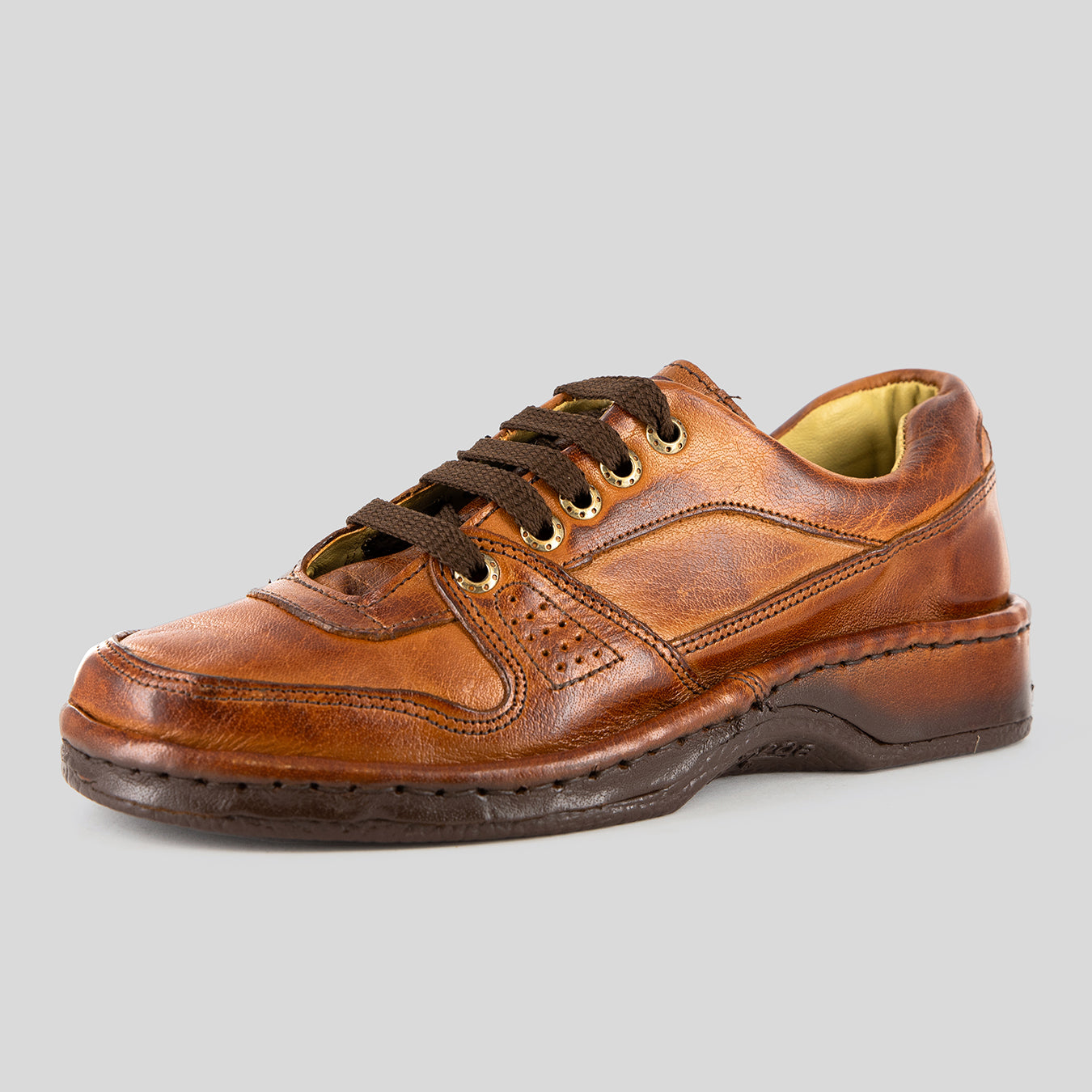 Melisizwe : Leather Shoe in Terracotta Buffalo Leather – Omega